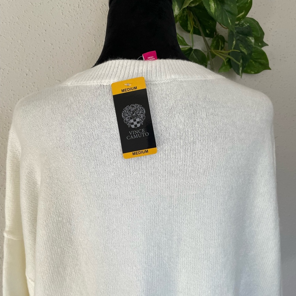 Vince Camuto Cream elegante Sweater with Gold Cheer Design size M - Picture 8 of 9